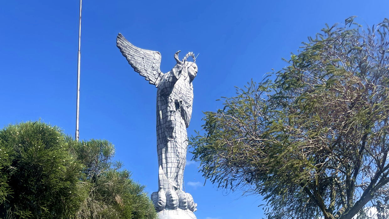 Virgen del Panecillo Quito Ecuador