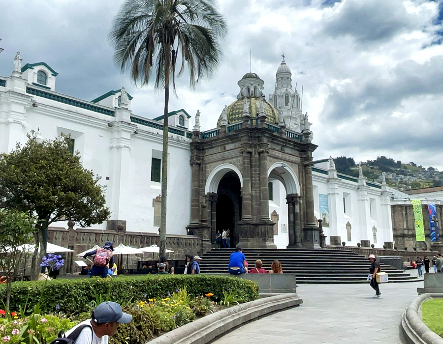 Full day Tour Quito, La Merced Quito